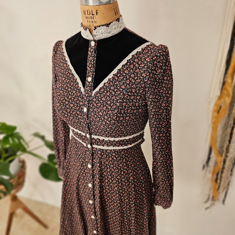 70s Vintage JCPenney Prairie Cottagecore Dress with Tie Back - Made In USA